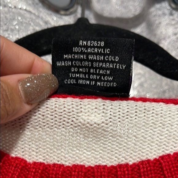 Vintage South Pole Women's Red and White Sweater - Picture 3 of 7